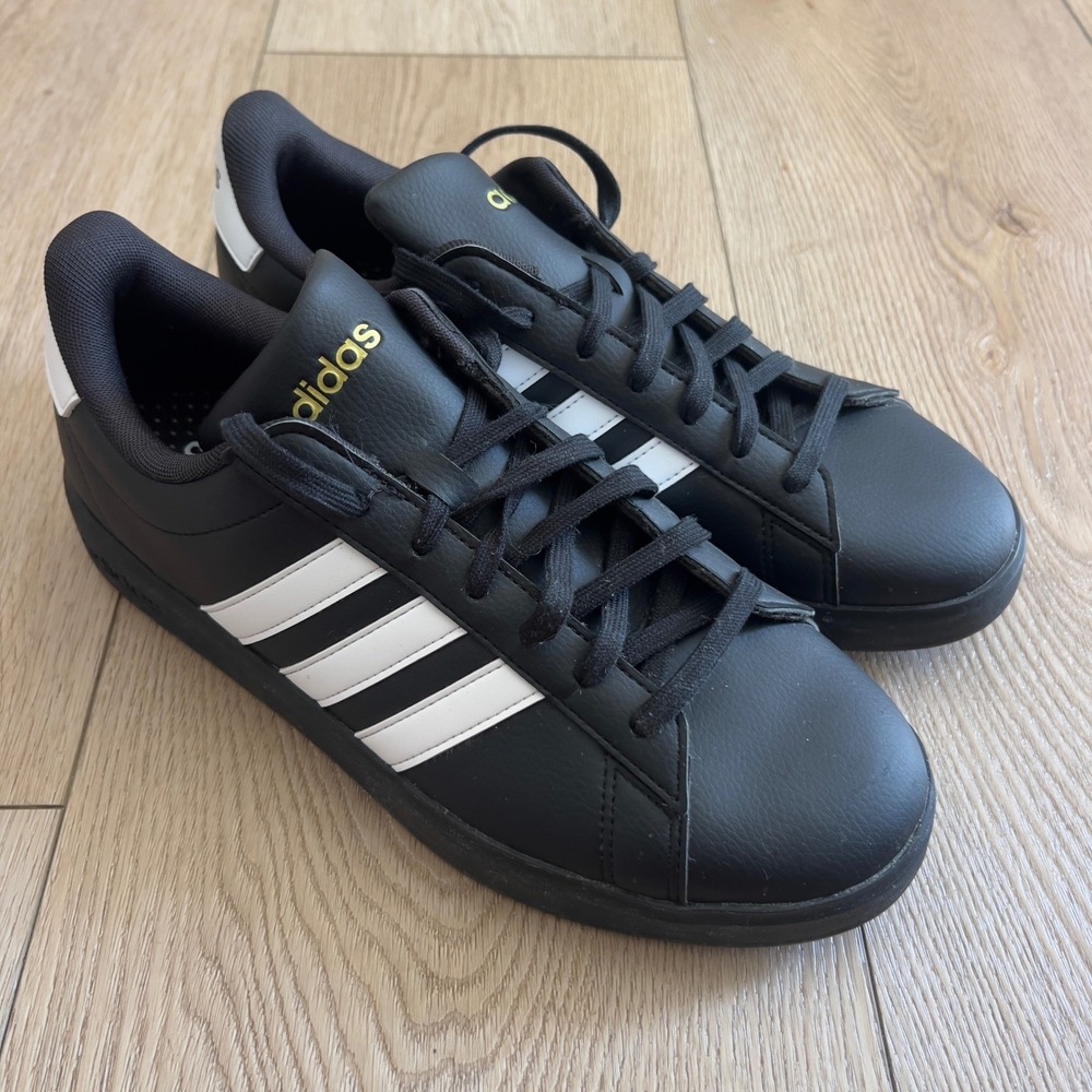 Adidas NWOB Grand Court Base 2.0  Sneakers Black White Gold 
 Mens Size 10